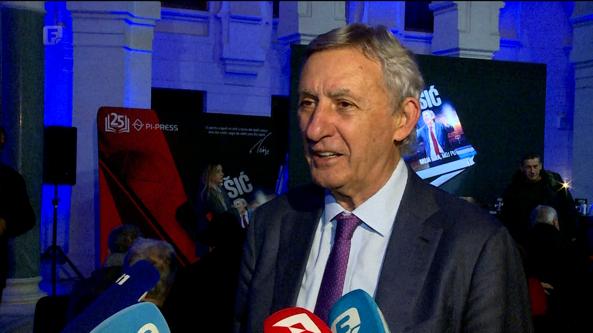 U Vijećnici promovisana knjiga Svetislava Pešića "Moja igra, moj put"